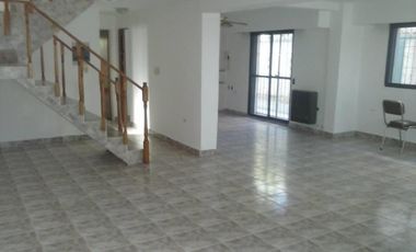 Casa ideal para Oficinas, Consultorios o Institutos! - Neuquén (5 privados, 3 baños)