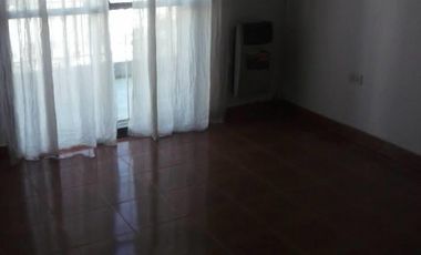 Casa ideal para Oficinas, Consultorios o Institutos! - Neuquén (5 privados, 3 baños)