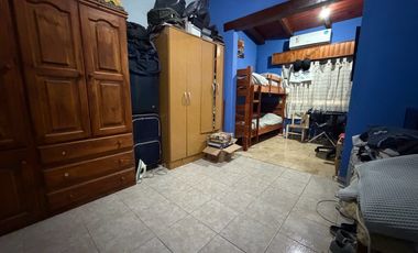 VENTA CASA 2 DORMITORIOS CON PARRILLERO EN ROLDAN