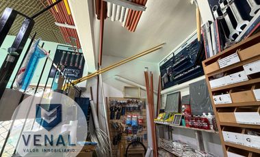 Venta Local Florida Oeste sobre esquina estratégica sobre Avenida, 78m2, sótano, con renta!