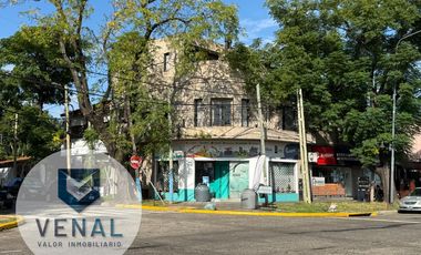 Venta Local Florida Oeste sobre esquina estratégica sobre Avenida, 78m2, sótano, con renta!