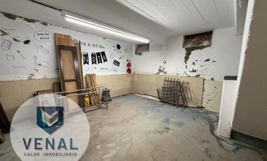 Venta Local Florida Oeste sobre esquina estratégica sobre Avenida, 78m2, sótano, con renta!