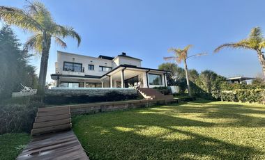 Casa en El Yacht