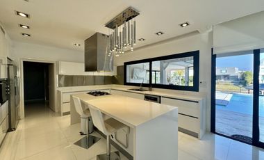Casa en El Yacht