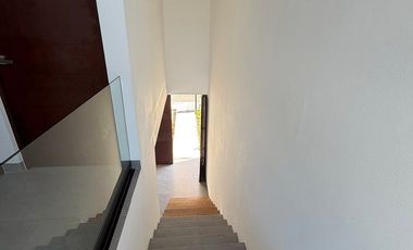 CASA EN RENTA CON PISCINA EN RESIDENCIAL SAC-UH, CERCA DE GRAN SANTA FE