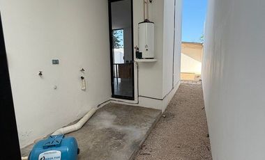 CASA EN RENTA CON PISCINA EN RESIDENCIAL SAC-UH, CERCA DE GRAN SANTA FE