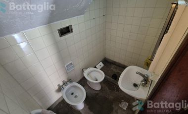 Triplex a dos cuadras del mar con cochera cubierta en San Bernardo