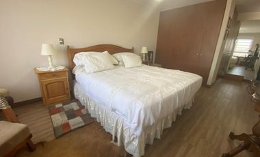 VENTA DE  AMPLIO DEPARTAMENTO DE TRES DORMITORIOS EN TCO