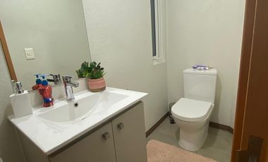 ARRIENDA CASA DE TRES DORMITORIOS Y TRES BAÑOS EN CONDOMINIO