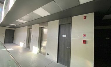 ESTACIONAMIENTO EN STRIP CENTER DE PEÑALOLÉN