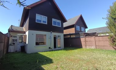 CASA IMPECABLE EN TOROBAYO, CONDOMINIO CON SEGURIDAD 24/7