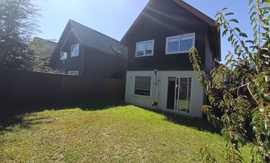CASA IMPECABLE EN TOROBAYO, CONDOMINIO CON SEGURIDAD 24/7