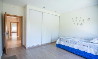 VENTA CASA - GOLFERS COUNTRY CLUB - PILAR