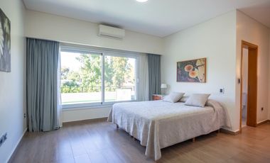 VENTA CASA - GOLFERS COUNTRY CLUB - PILAR