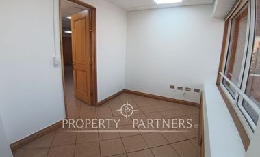 Amplia oficina en Avenida Libertad