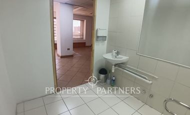 Amplia oficina en Avenida Libertad