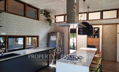 Puertecillo, Moderna Casa con Paneles Solares