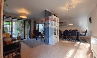 Casa Esquina pasaje cerrado en Macul