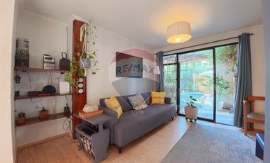 Casa Esquina pasaje cerrado en Macul