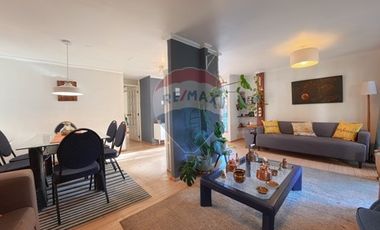 Casa Esquina pasaje cerrado en Macul