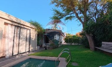 Casa Esquina pasaje cerrado en Macul