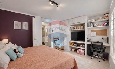 Casa Esquina pasaje cerrado en Macul