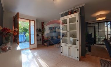 Casa Esquina pasaje cerrado en Macul