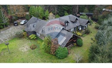 Exclusiva Casa en Villarrica con Vista al Lago