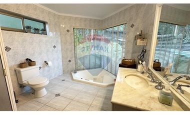 Exclusiva Casa en Villarrica con Vista al Lago