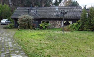 Exclusiva Casa en Villarrica con Vista al Lago