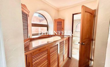 Las Cinerarias. Bosque de Montemar. Amplia casa.