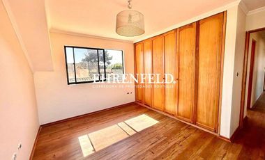 Las Cinerarias. Bosque de Montemar. Amplia casa.