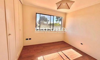 Las Cinerarias. Bosque de Montemar. Amplia casa.