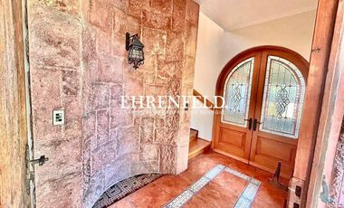 Las Cinerarias. Bosque de Montemar. Amplia casa.