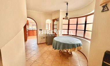 Las Cinerarias. Bosque de Montemar. Amplia casa.