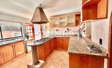 Las Cinerarias. Bosque de Montemar. Amplia casa.