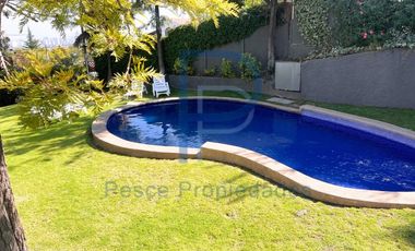 HERMOSO DEPARTAMENTO CON PEQUEÑO ANTEJARDÍN Y TERRAZA
