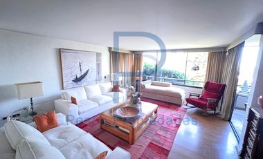 HERMOSO DEPARTAMENTO CON PEQUEÑO ANTEJARDÍN Y TERRAZA
