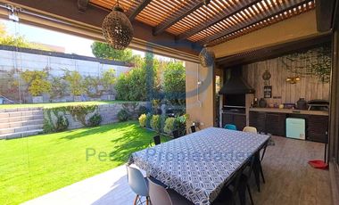 CASA MEDITERRÁNEA COMO NUEVA EN CONDOMINIO LOS BRAVOS