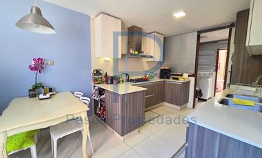 CASA MEDITERRÁNEA COMO NUEVA EN CONDOMINIO LOS BRAVOS