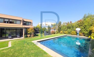 CASA MEDITERRÁNEA COMO NUEVA EN CONDOMINIO LOS BRAVOS