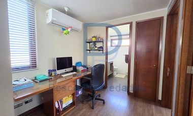 CASA MEDITERRÁNEA COMO NUEVA EN CONDOMINIO LOS BRAVOS