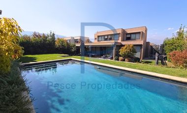 CASA MEDITERRÁNEA COMO NUEVA EN CONDOMINIO LOS BRAVOS