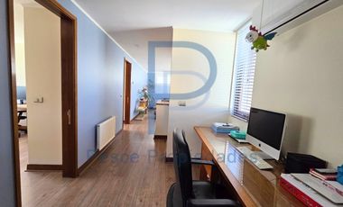 CASA MEDITERRÁNEA COMO NUEVA EN CONDOMINIO LOS BRAVOS