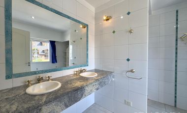 CASA ALQUILER FLORIDA 6 AMBIENTES JARDIN PILETA