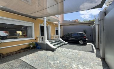 CASA ALQUILER FLORIDA 6 AMBIENTES JARDIN PILETA