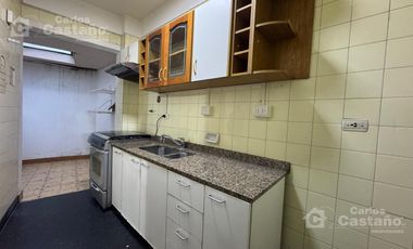 Exc. Zona, 3 Amb. en P.B ,2 Patios a 3/C de Av. Maipú.