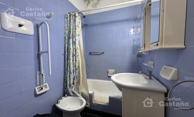 Exc. Zona, 3 Amb. en P.B ,2 Patios a 3/C de Av. Maipú.