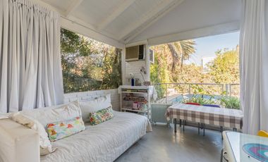 EN VENTA MIRAFLORES CASA SOBRE LOTE CENTRAL, JARDIN ,PILETA