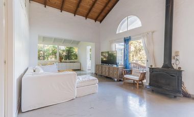 EN VENTA MIRAFLORES CASA SOBRE LOTE CENTRAL, JARDIN ,PILETA